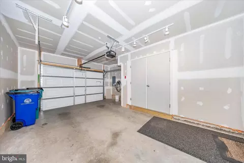 Entry Way - 1403 Bexley Ln, Frederick, MD 21701 photo 13 of 14