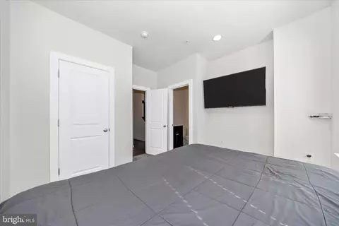 Bedroom - 1403 Bexley Ln, Frederick, MD 21701 photo 2 of 4