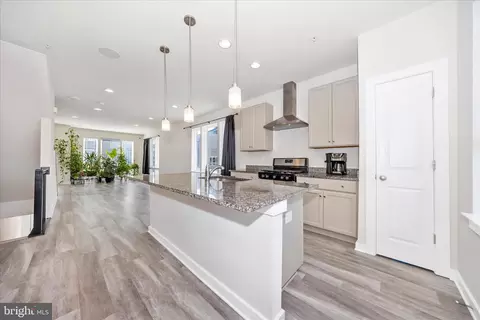 Entry Way - 1403 Bexley Ln, Frederick, MD 21701 photo 5 of 14