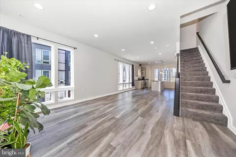 Entry Way - 1403 Bexley Ln, Frederick, MD 21701 photo 9 of 14