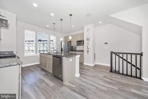 Entry Way - 1403 Bexley Ln, Frederick, MD 21701 photo 6 of 14