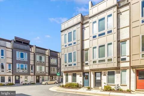 Exterior - 1403 Bexley Ln, Frederick, MD 21701 photo 1 of 8