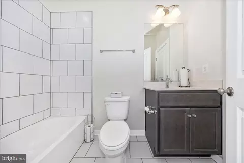 Bath - 1403 Bexley Ln, Frederick, MD 21701 photo 2 of 3