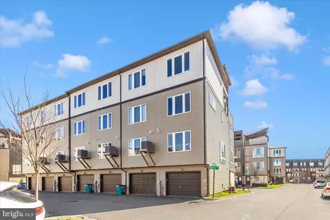 Exterior - 1403 Bexley Ln, Frederick, MD 21701 photo 6 of 8