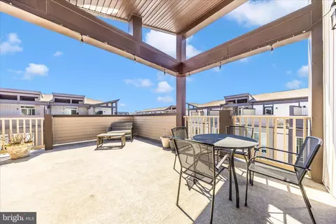 Exterior - 1403 Bexley Ln, Frederick, MD 21701 photo 2 of 8