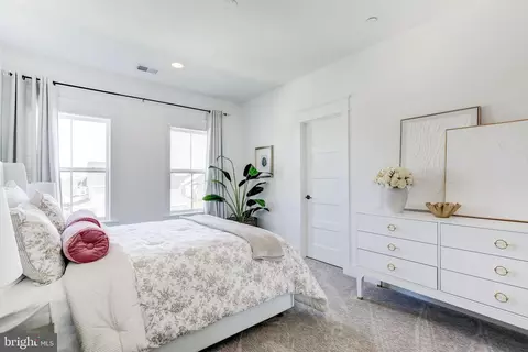 Bedroom - 2728 Hillfield Dr, Frederick, MD 21702 photo 3 of 4