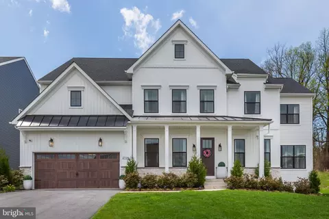 2728 Hillfield Dr, Frederick, MD 21702