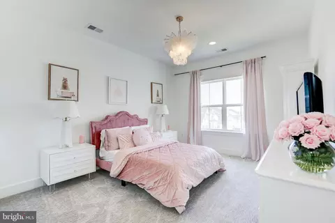 Bedroom - 2728 Hillfield Dr, Frederick, MD 21702 photo 4 of 4