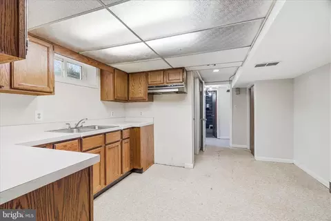 Entry Way - 615 Taney Ave, Frederick, MD 21702 photo 4 of 4