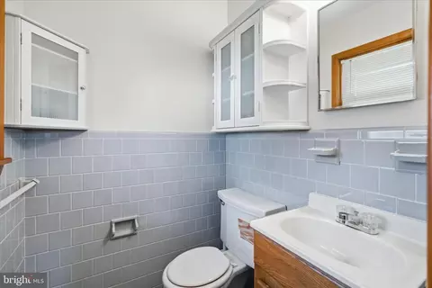Bath - 615 Taney Ave, Frederick, MD 21702 photo 1 of 3