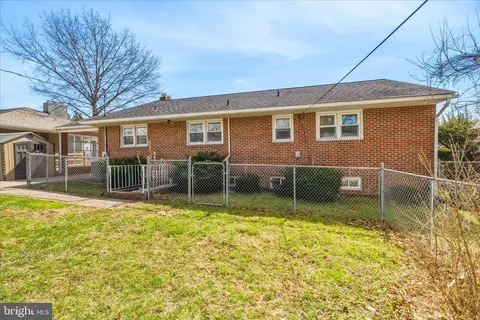 Exterior - 615 Taney Ave, Frederick, MD 21702 photo 5 of 8