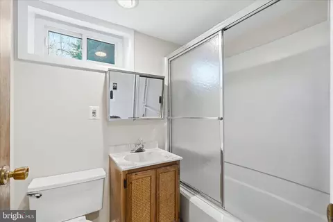 Bath - 615 Taney Ave, Frederick, MD 21702 photo 3 of 3