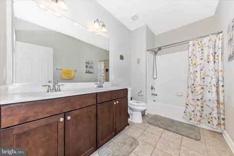 Entry Way - 825 Holden Rd, Frederick, MD 21701 photo 10 of 11