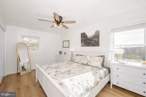 Bedroom - 7996 Serenity Ct, Frederick, MD 21701 photo 2 of 7