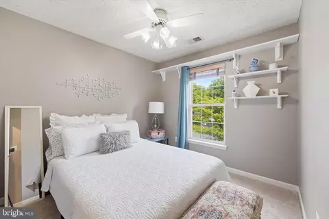 Bedroom - 1721 Algonquin Rd, Frederick, MD 21701 photo 6 of 8