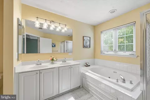 Bath - 1721 Algonquin Rd, Frederick, MD 21701 photo 3 of 4