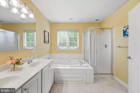 Bath - 1721 Algonquin Rd, Frederick, MD 21701 photo 2 of 4
