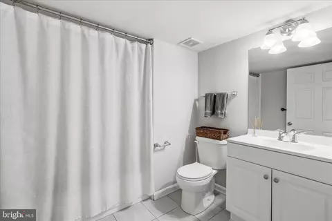 Bath - 7903 Clover Hill Dr, Frederick, MD 21702 photo 3 of 3