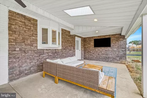 Exterior - 7903 Clover Hill Dr, Frederick, MD 21702 photo 2 of 6