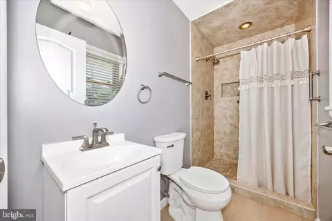 Bath - 612 Schley Ave, Frederick, MD 21702 photo 1 of 5