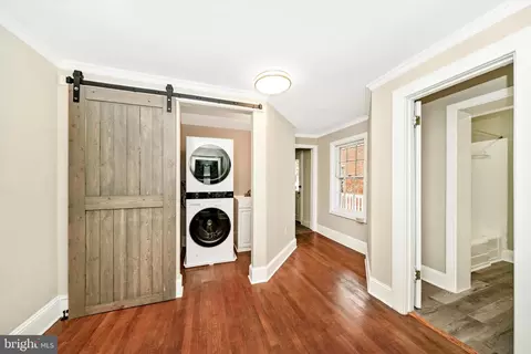 Entry Way - 129 A Fourth St, Frederick, MD 21701 photo 10 of 11