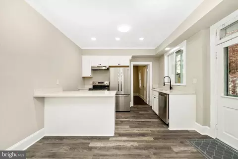 Entry Way - 129 A Fourth St, Frederick, MD 21701 photo 2 of 11