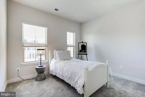 Bedroom - 6150 Aster View Ln, Frederick, MD 21703 photo 3 of 7