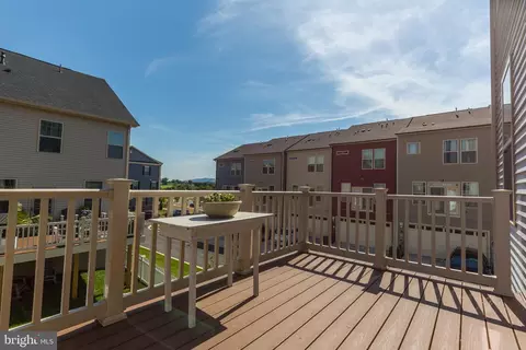 Exterior - 6150 Aster View Ln, Frederick, MD 21703 photo 4 of 6