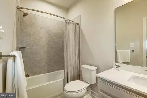 Bath - 6150 Aster View Ln, Frederick, MD 21703 photo 1 of 2