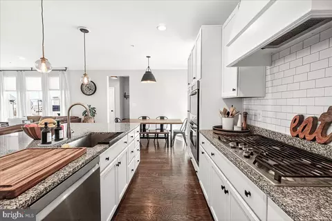 Kitchen - 5510 Hawk Ridge Rd, Frederick, MD 21704 photo 5 of 5
