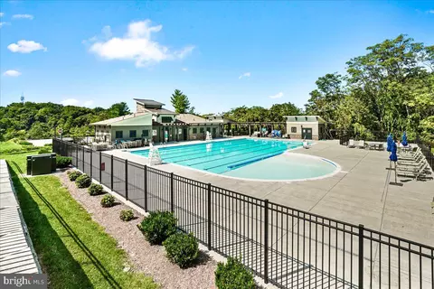 Exterior - 5510 Hawk Ridge Rd, Frederick, MD 21704 photo 10 of 17