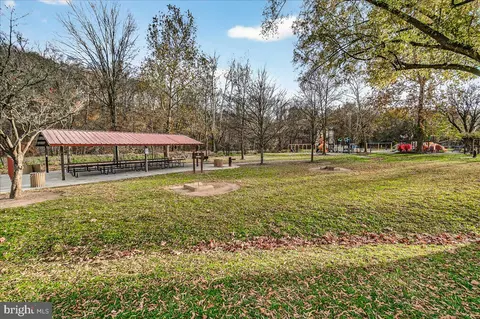 Exterior - 5510 Hawk Ridge Rd, Frederick, MD 21704 photo 15 of 17