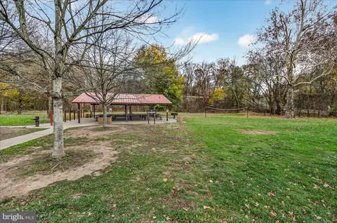 Exterior - 5510 Hawk Ridge Rd, Frederick, MD 21704 photo 11 of 17