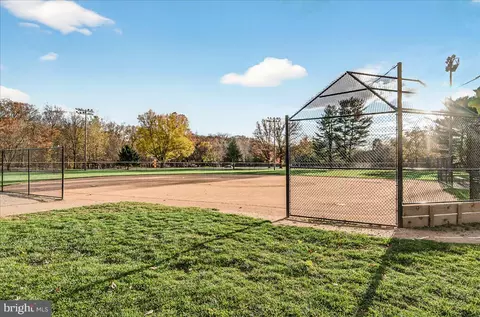Exterior - 5510 Hawk Ridge Rd, Frederick, MD 21704 photo 16 of 17
