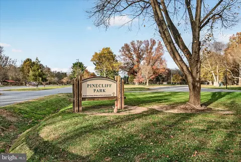 Exterior - 5510 Hawk Ridge Rd, Frederick, MD 21704 photo 17 of 17