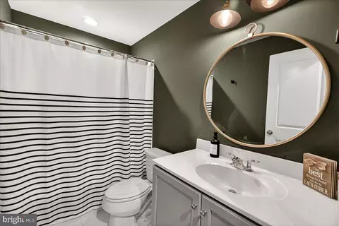 Bath - 5510 Hawk Ridge Rd, Frederick, MD 21704 photo 4 of 4