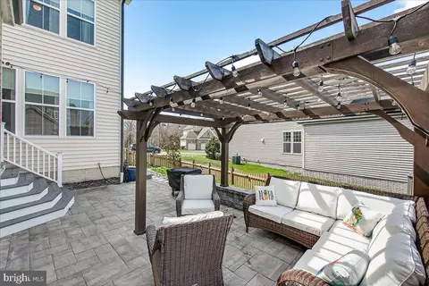Exterior - 5510 Hawk Ridge Rd, Frederick, MD 21704 photo 7 of 17