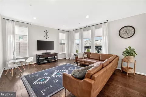 Living - 5510 Hawk Ridge Rd, Frederick, MD 21704 photo 1 of 1