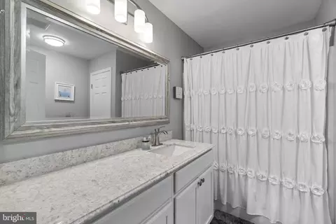 Bath - 2001 William Franklin Dr, Frederick, MD 21702 photo 4 of 4