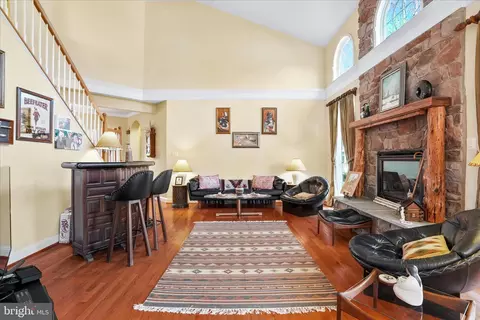 Living - 2661 Brook Valley Rd, Frederick, MD 21701 photo 2 of 2