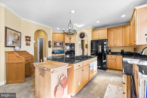 Kitchen - 2661 Brook Valley Rd, Frederick, MD 21701 photo 4 of 6