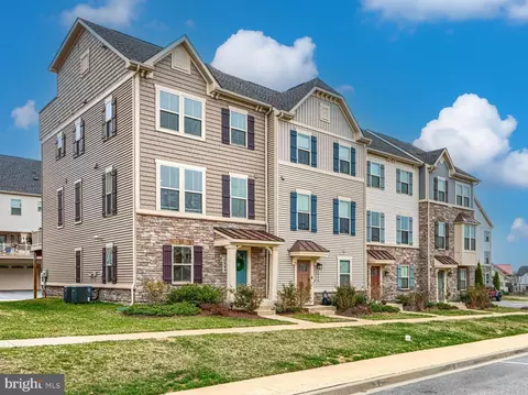 5944 Tomahawk St, New Market, MD 21774