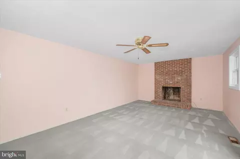 Living - 584 Pumphouse Rd, Frederick, MD 21703 photo 4 of 7