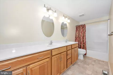 Bath - 584 Pumphouse Rd, Frederick, MD 21703 photo 3 of 3