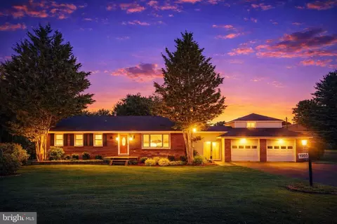 7203 Peekskill Dr, Frederick, MD 21702