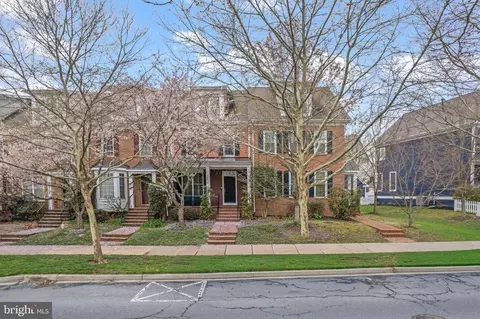 3838 Carriage Hill Dr, Frederick, MD 21704
