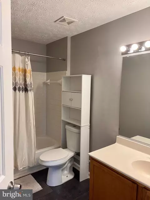 Bath - 2159 Bristol Dr #5, Frederick, MD 21702 photo 3 of 3