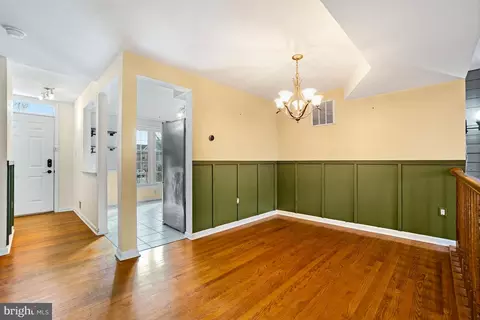 Entry Way - 7994 Windsail Ct, Frederick, MD 21701 photo 4 of 10
