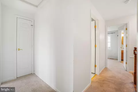 Entry Way - 7994 Windsail Ct, Frederick, MD 21701 photo 8 of 10