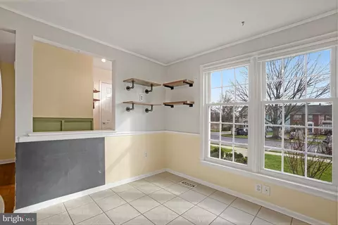 Entry Way - 7994 Windsail Ct, Frederick, MD 21701 photo 3 of 10